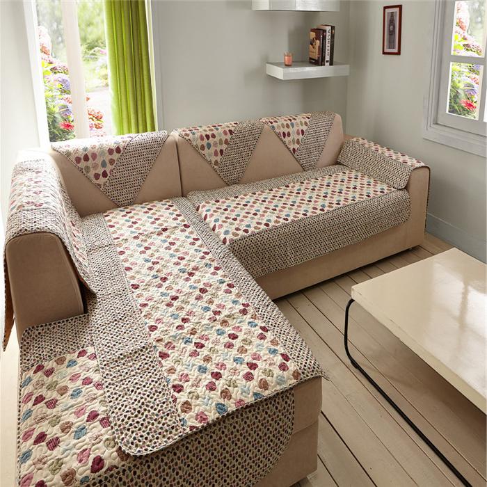 Krevet s prekrivačem na kauču s vlastitim rukama. Pokrivači na kauču: fotografija, uzorci