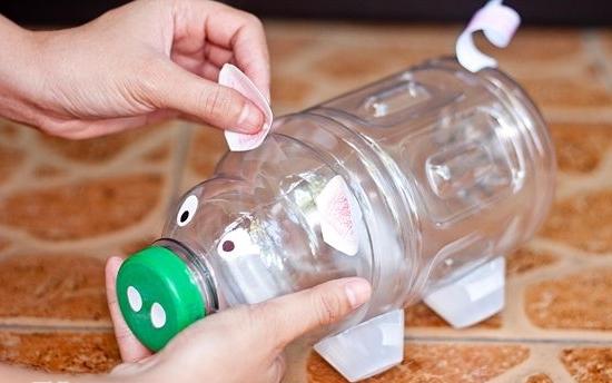 Mačak od plastičnih boca - to je lako napraviti sa svojim rukama!